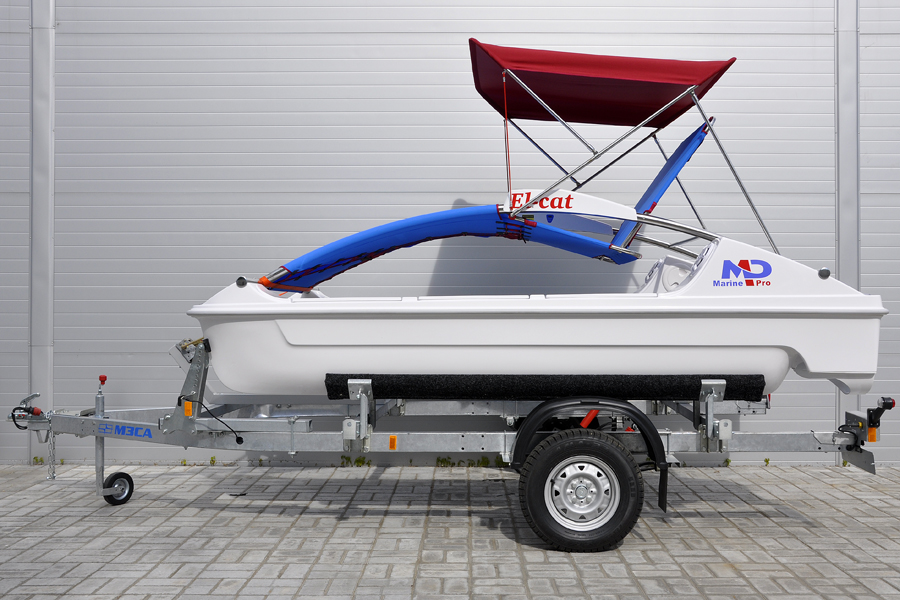 Прицеп сбоку с тентом.jpg